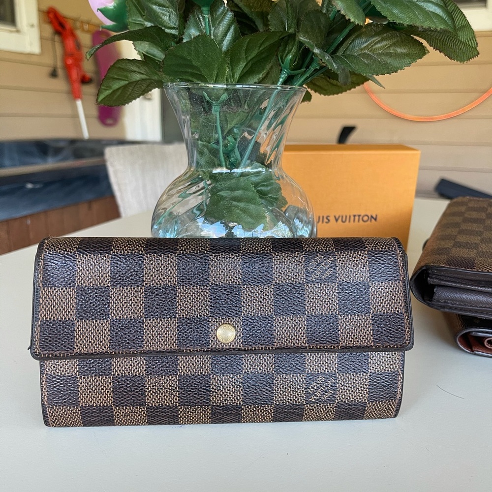 authentic lous vuitton sarah long wallet